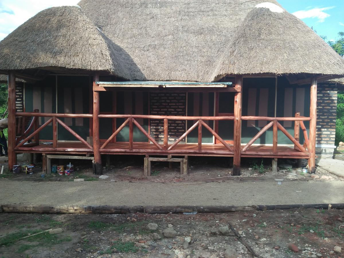 Irungu Forest Safari Lodge Katunguru Luaran gambar