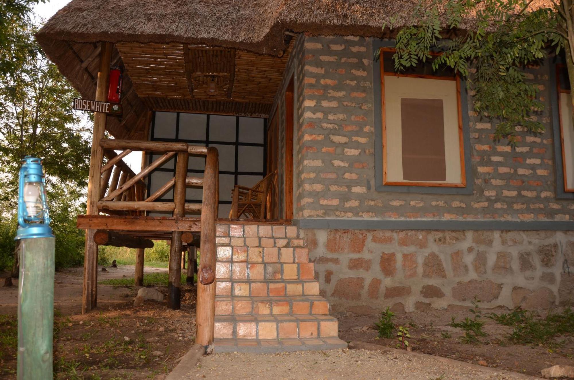 Irungu Forest Safari Lodge Katunguru Luaran gambar